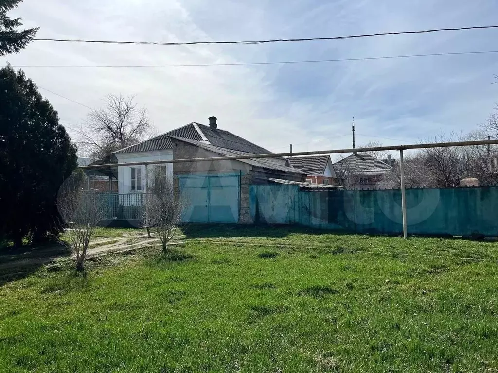 Дом в Краснодарский край, Лабинск ул. Имени Первой Конной (60 м) - Фото 1