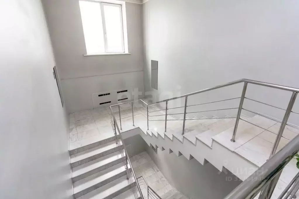 Офис в Тюменская область, Тюмень ул. Бакинских Комиссаров, 4 (833 м) - Фото 1