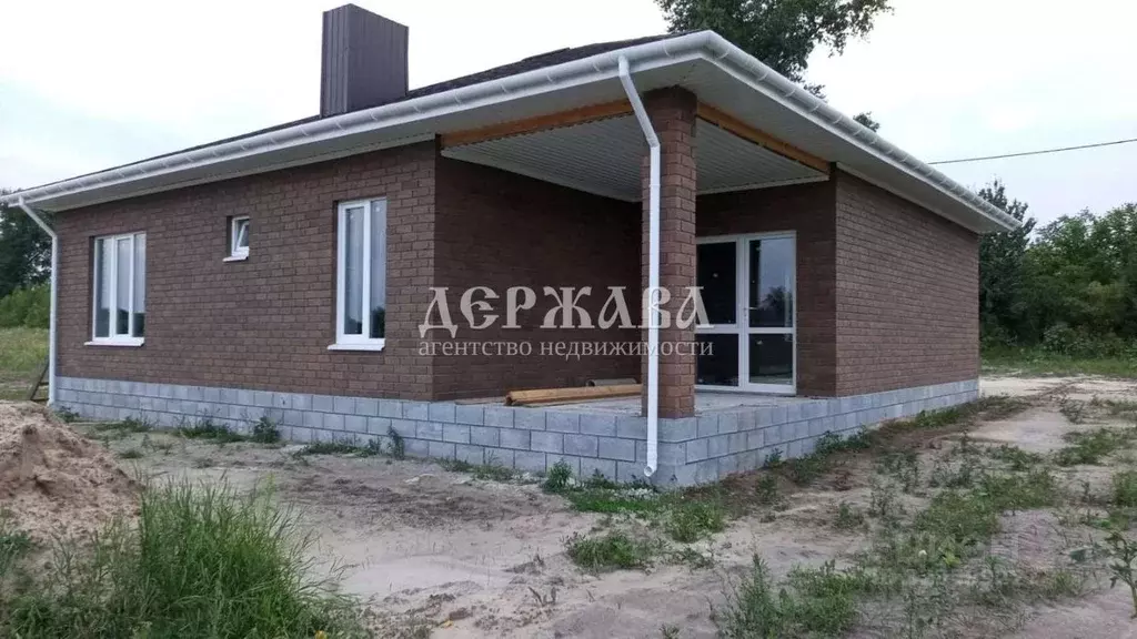 Дом в Белгородская область, Старооскольский городской округ, с. ... - Фото 1