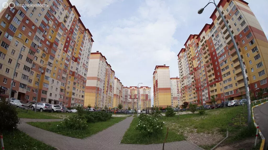 1-комнатная квартира: деревня Островцы, микрорайон Новые Островцы, ... - Фото 2