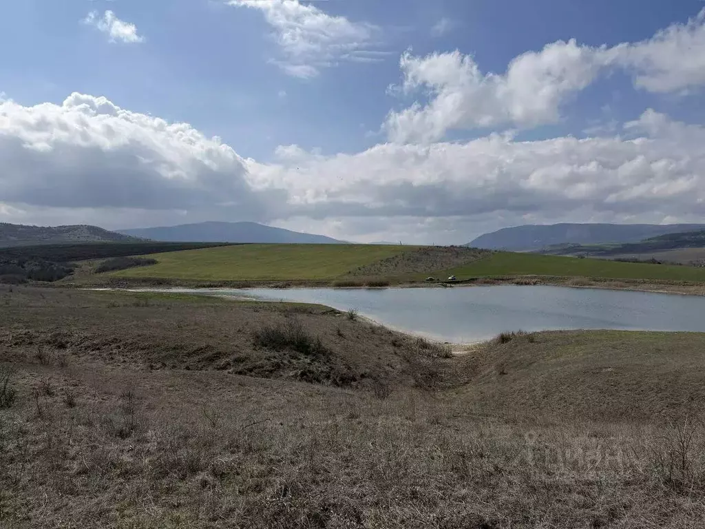 Участок в Крым, Белогорский район, с. Курское ул. Ленина (400.0 сот.) - Фото 1