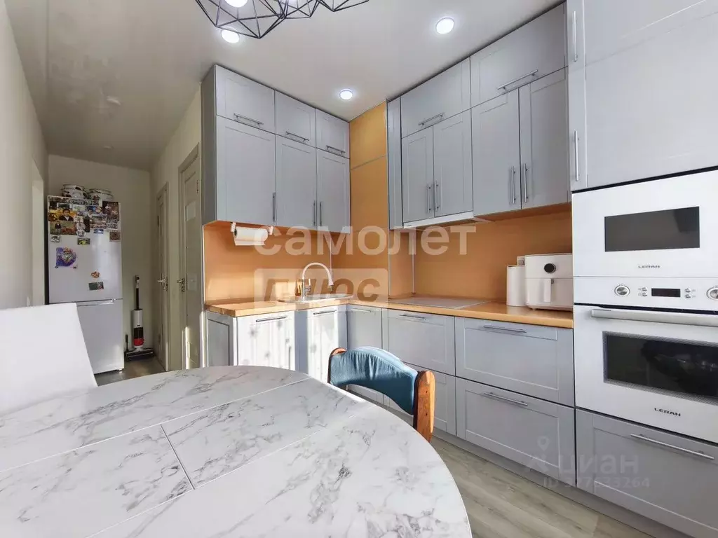 2-к кв. Ямало-Ненецкий АО, Ноябрьск ул. Изыскателей, 40Б (47.8 м) - Фото 1