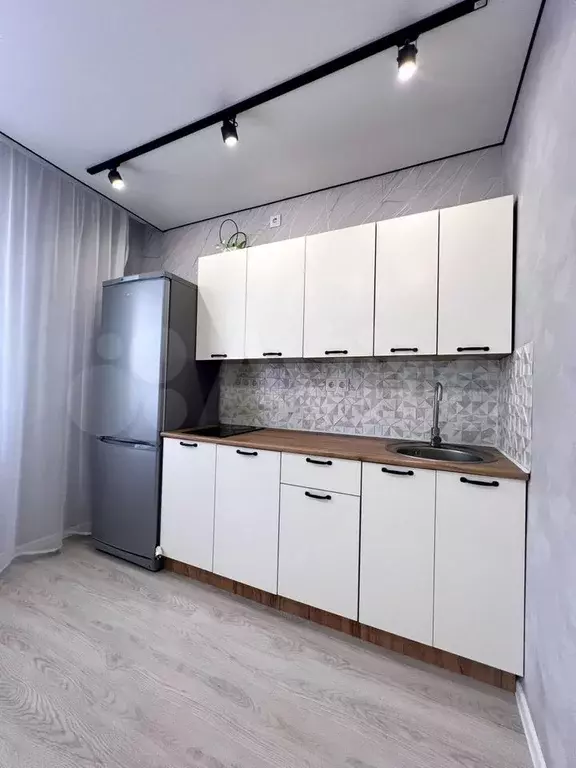2-к. квартира, 60 м, 2/14 эт. - Фото 0