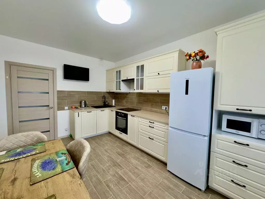 2-к кв. Тверская область, Тверь ул. Хромова, 27к2 (66.7 м) - Фото 1
