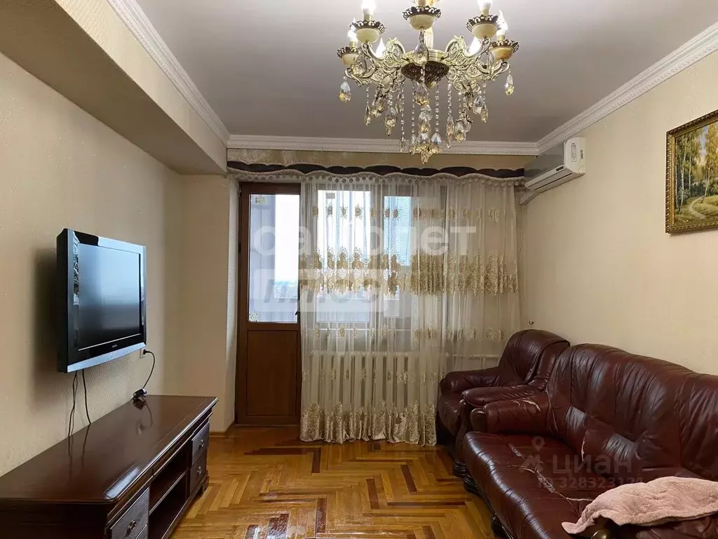 2-к кв. Кабардино-Балкария, Нальчик ул. Ахохова, 96 (65.0 м) - Фото 1