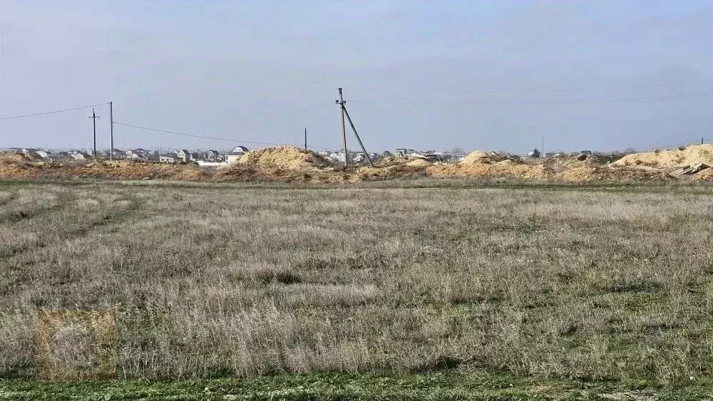 Участок в Крым, Сакский район, Штормовское с/пос, с. Крыловка ул. ... - Фото 1