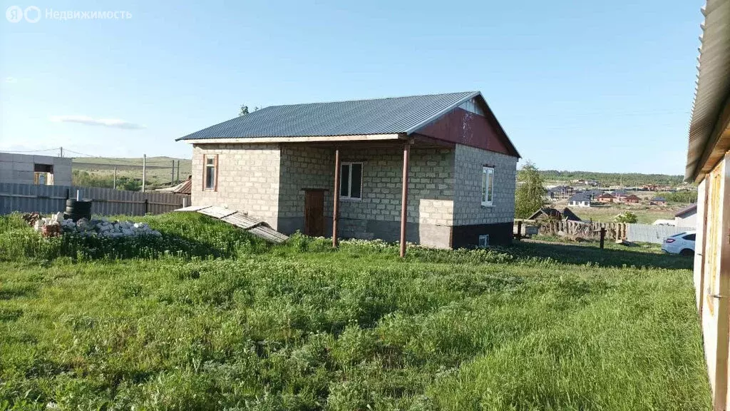 Дом в муниципальное образование Саратов, деревня Долгий Буерак, ... - Фото 1