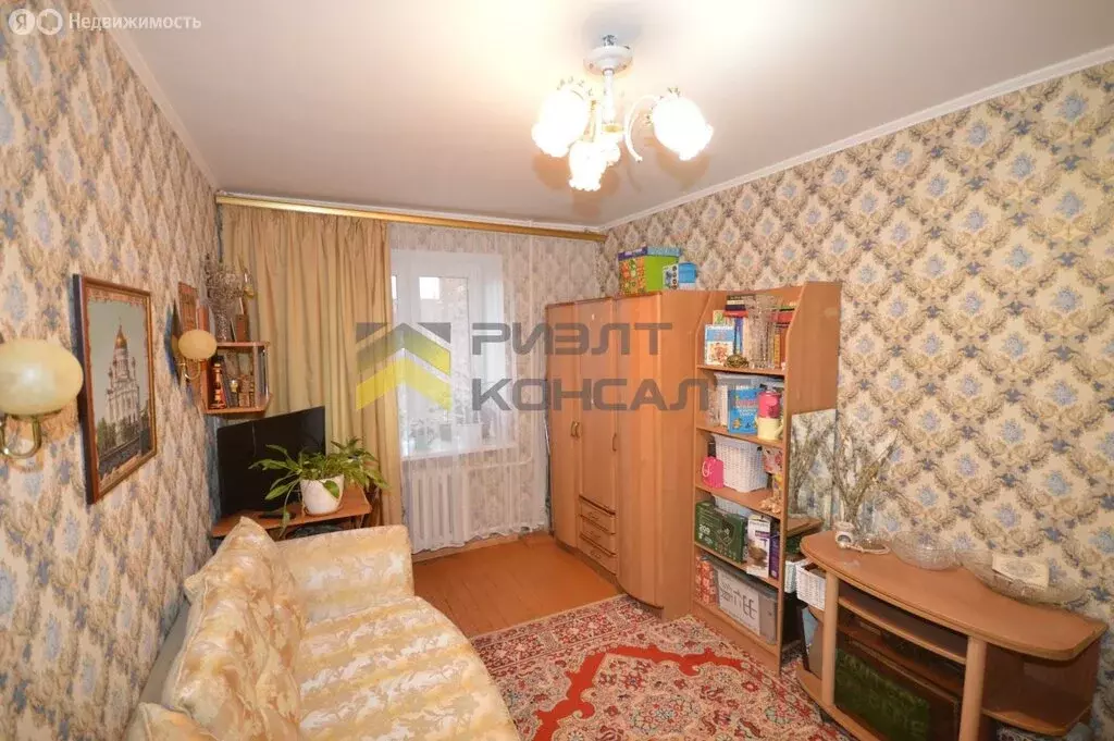 2-комнатная квартира: Омск, улица 10 лет Октября, 181 (47 м) - Фото 1