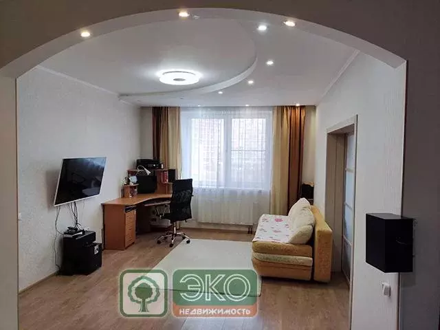 Продается 3-комнатная квартира - Фото 1