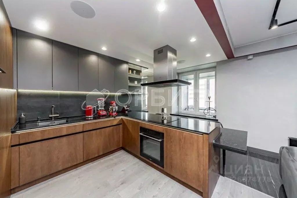 3-к кв. Тюменская область, Тюмень ул. Николая Федорова, 30 (119.8 м) - Фото 2