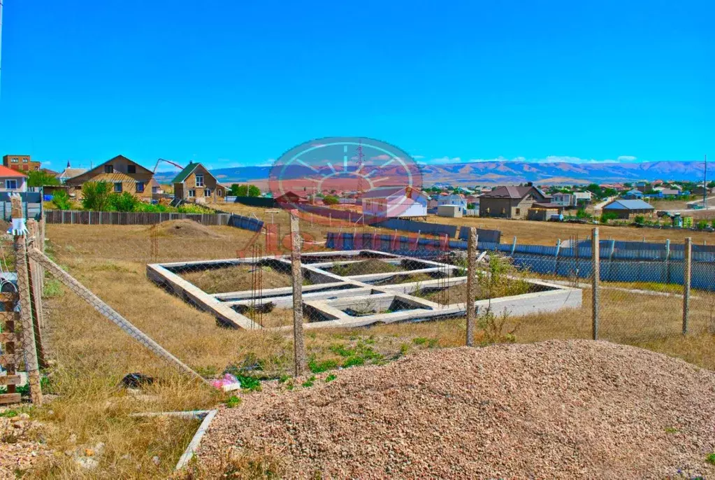 Участок в Крым, Симферопольский район, Добровское с/пос, с. Пионерское ... - Фото 1