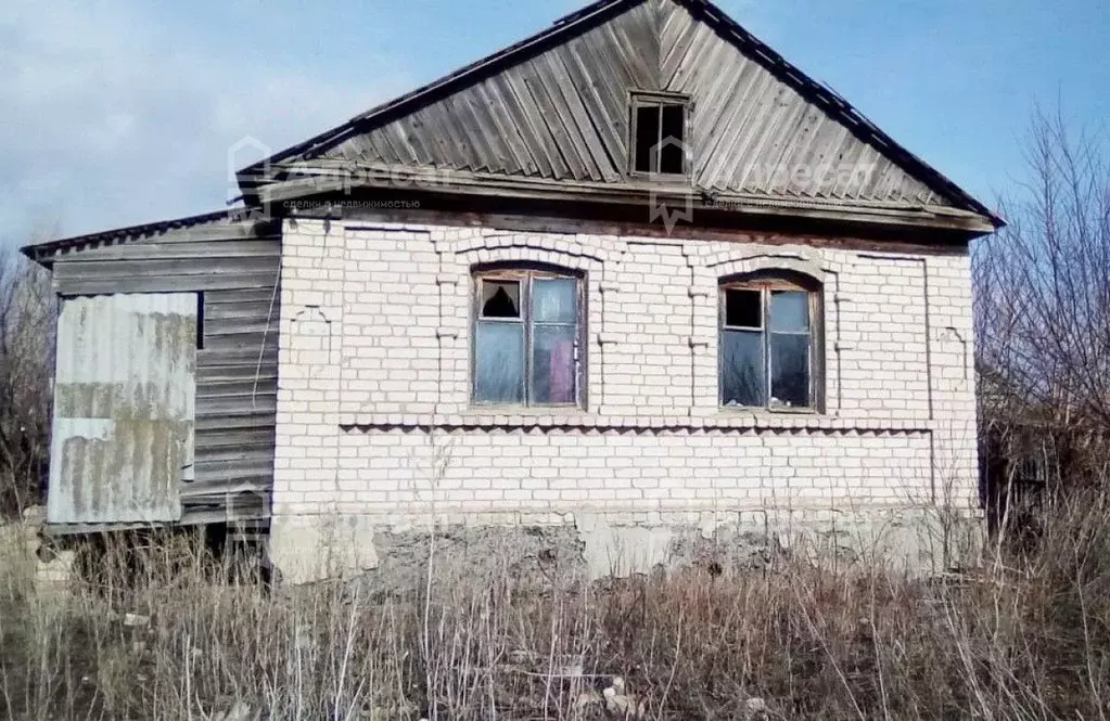 Дом в Волгоградская область, Суровикинский район, Ближнеосиновский ... - Фото 0