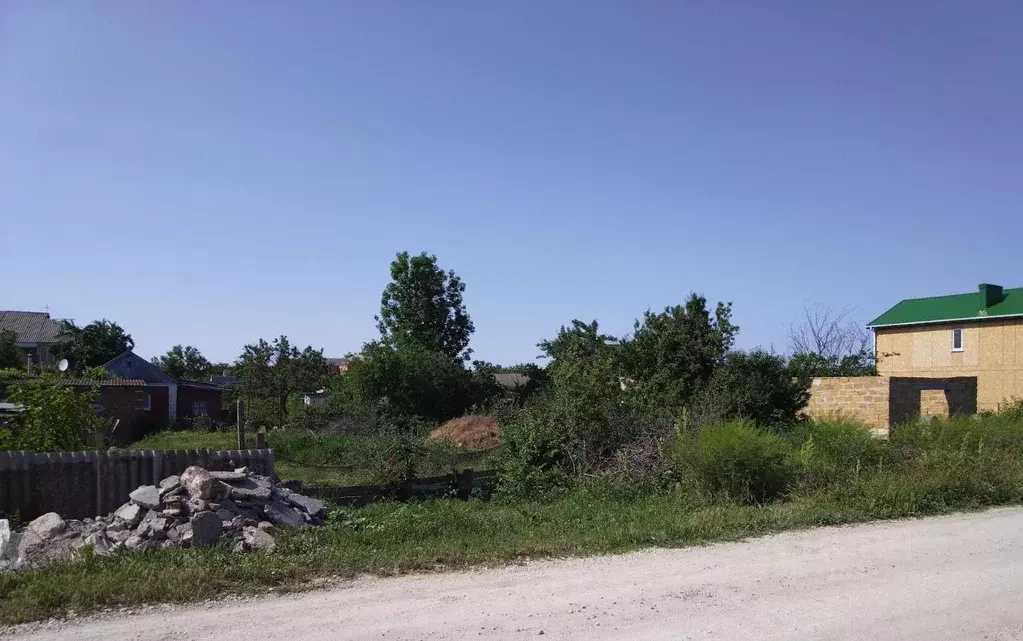 Участок в Крым, Ленинский район, с. Войково ул. Колхозная (9.0 сот.) - Фото 0