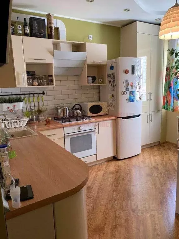 2-к кв. Астраханская область, Астрахань ул. Куликова, 85к1 (57.1 м) - Фото 1