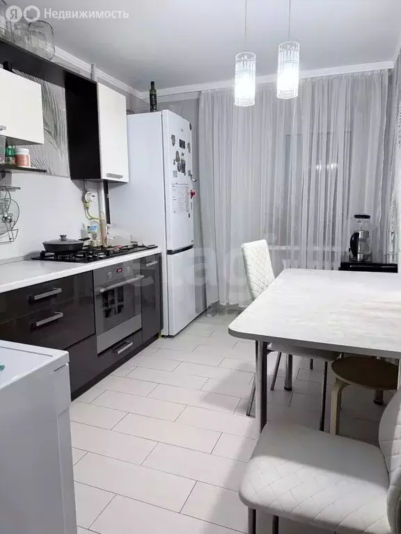 4-комнатная квартира: Альметьевск, улица Герцена, 88 (81.2 м) - Фото 1