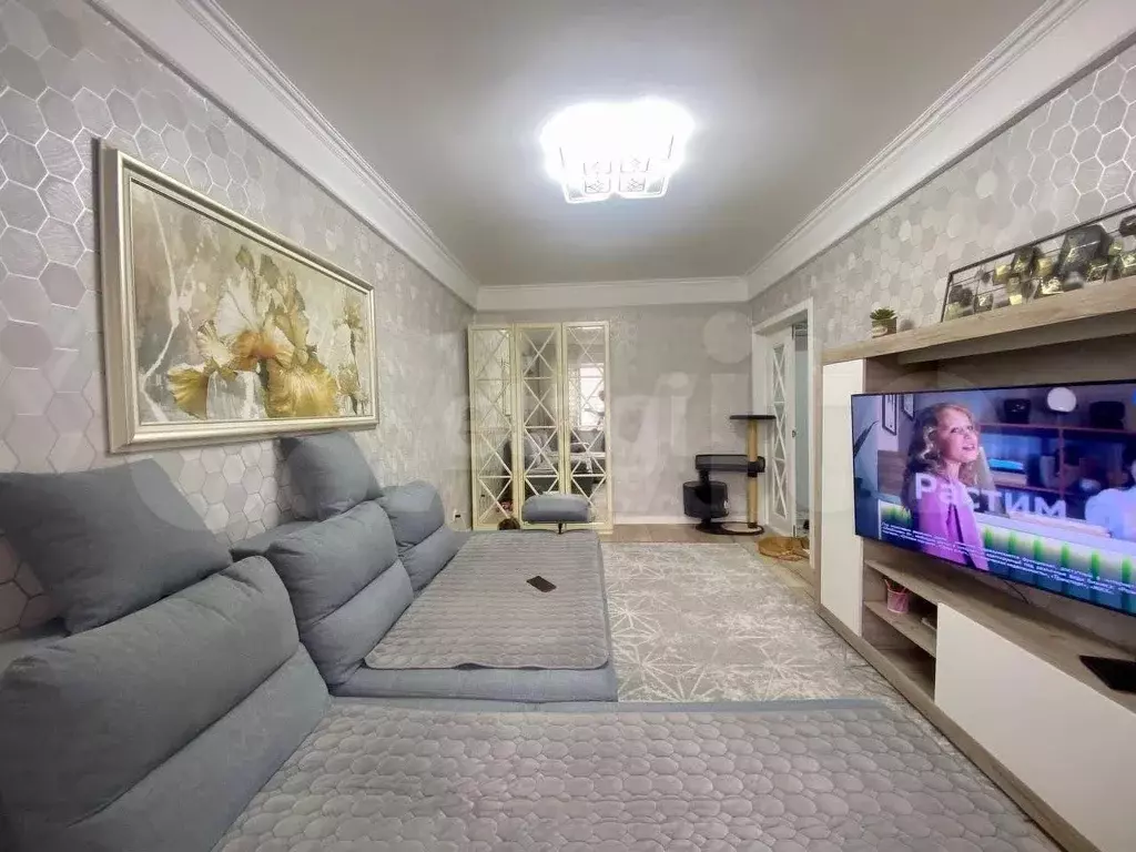 2-к. квартира, 55 м, 8/9 эт. - Фото 1