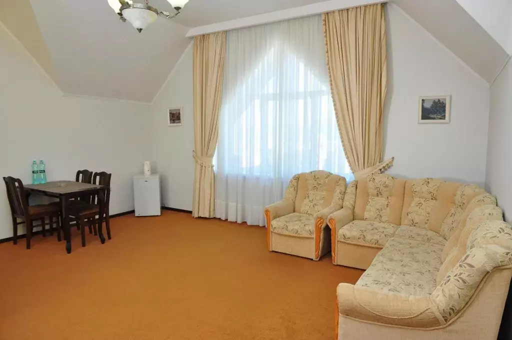 Комната Ставропольский край, Кисловодск ул. Володарского, 1Б (72.0 м) - Фото 1