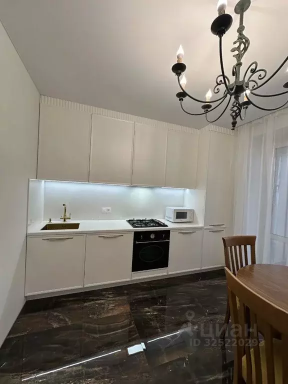 3-к кв. Чувашия, Чебоксары ул. Константина Иванова, 31 (85.1 м) - Фото 2