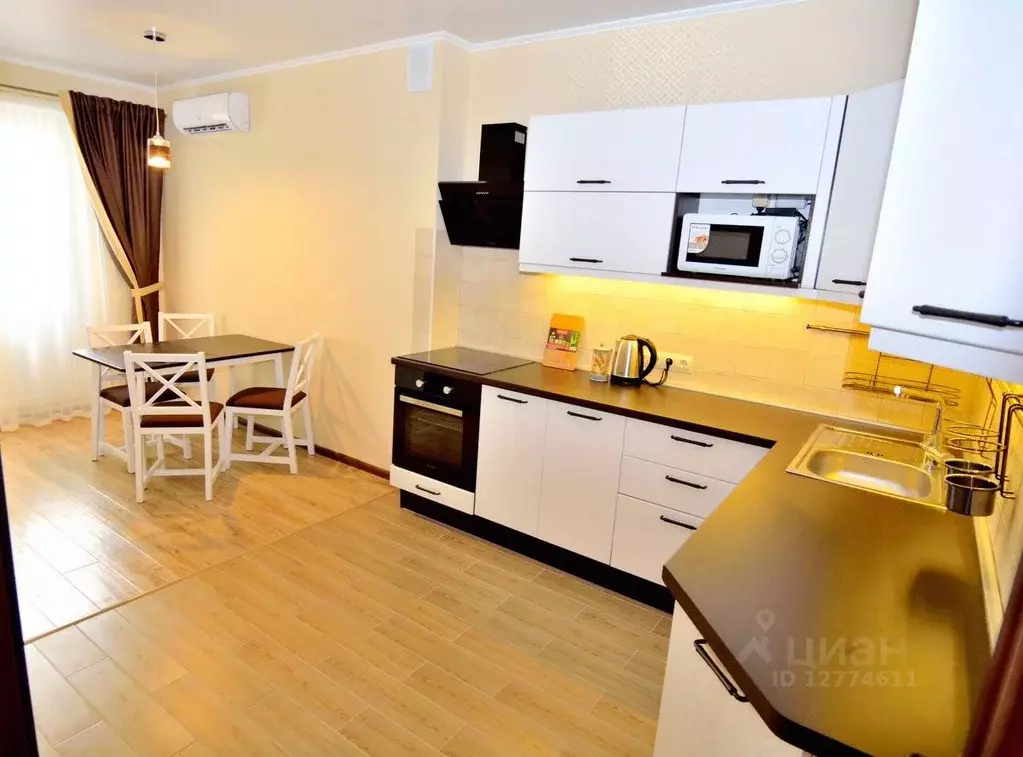 2-к кв. Астраханская область, Астрахань ул. Генерала Епишева, 65 (80.0 ... - Фото 1