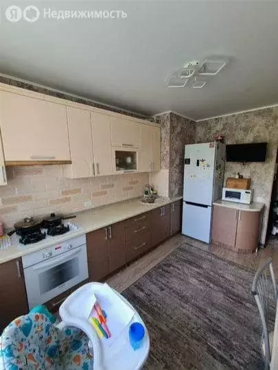3-комнатная квартира: Губкин, улица Космонавтов, 13А (65 м) - Фото 0