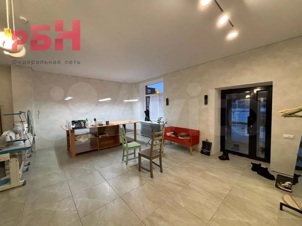 С дизайнерским ремонтом в новом районе, 110м2 - Фото 1
