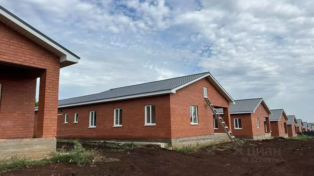 Дом в Оренбургская область, Оренбургский район, пос. Соловьевка  (175 ... - Фото 2