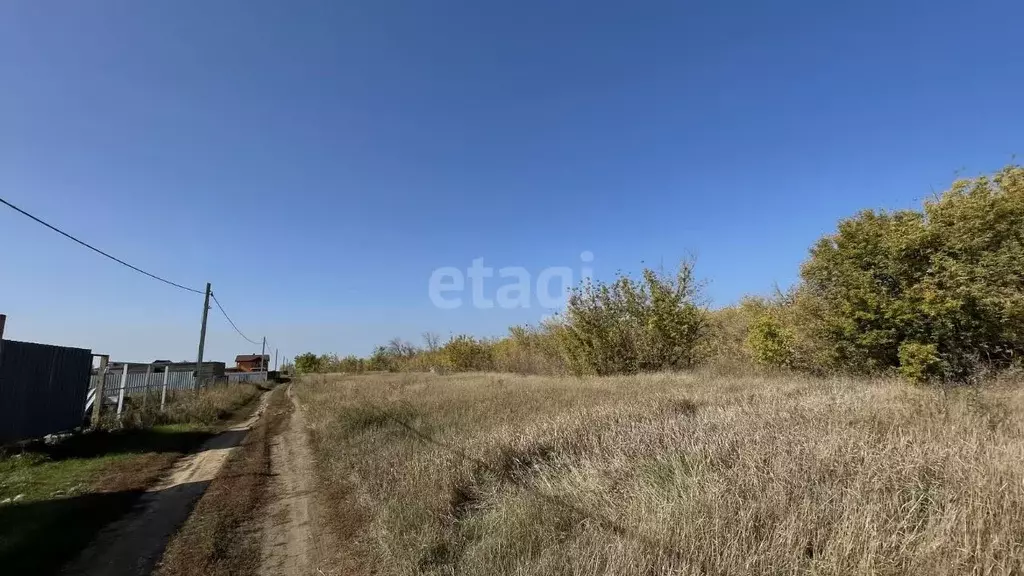 Участок в Саратовская область, Энгельсский район, Красноярское ... - Фото 0