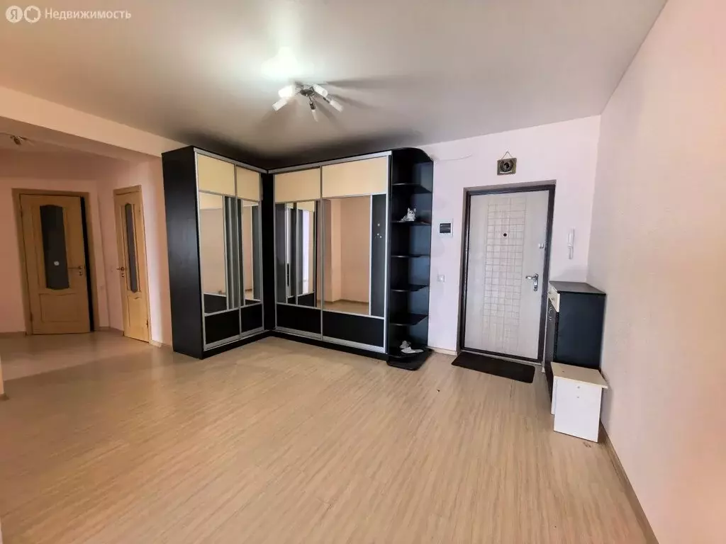 3-комнатная квартира: Волгоград, район Семь Ветров, улица 8-й ... - Фото 2