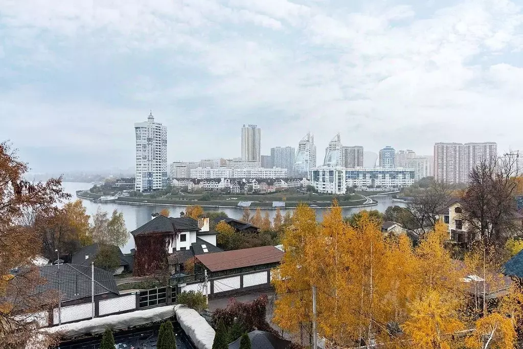 Коттедж в Москва д. Мякинино,  (980 м) - Фото 1