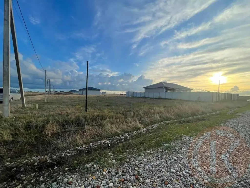 Участок в Крым, Сакский район, Уютненское с/пос, Братские дачи кп ул. ... - Фото 0