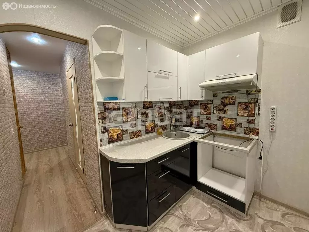 3-комнатная квартира: Шарья, улица имени 50-летия Советской Власти, 35 ... - Фото 1