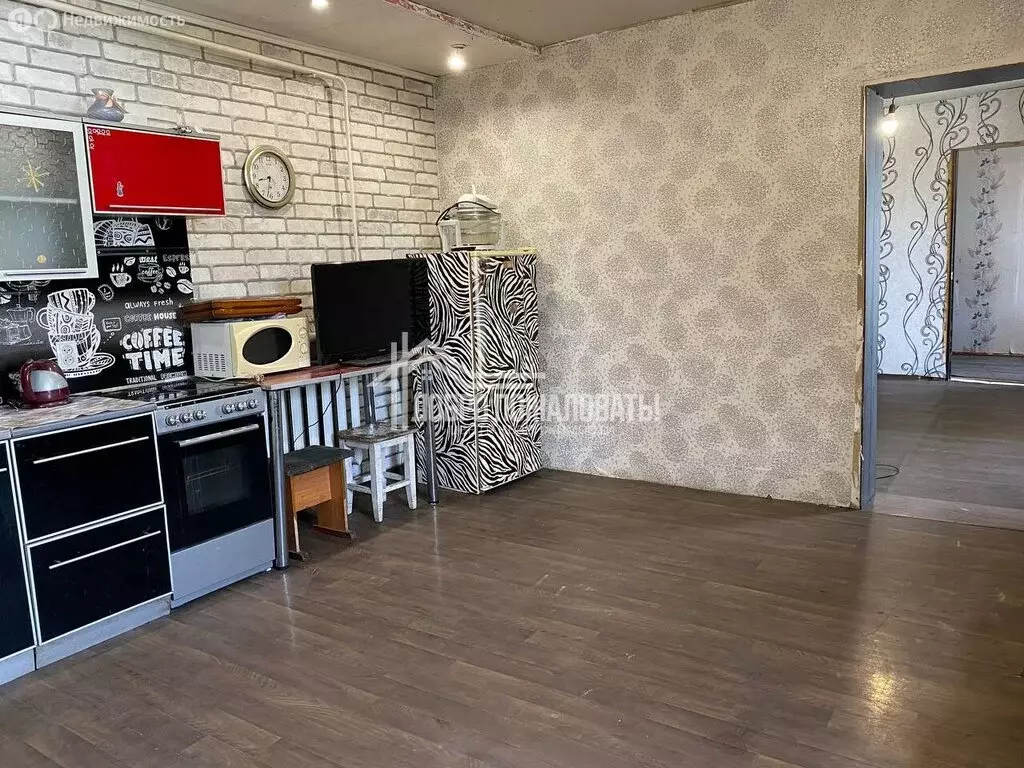 3-комнатная квартира: Абакан, улица Кирова, 2 (33.6 м) - Фото 1