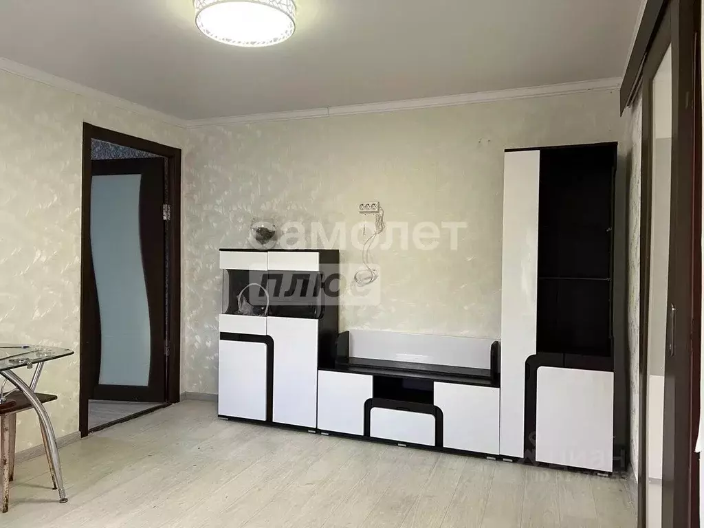 Таунхаус в Белгородская область, Старый Оскол ул. Гагарина (50 м) - Фото 2