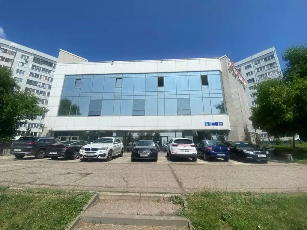Помещение свободного назначения в Татарстан, Набережные Челны ул. ... - Фото 1