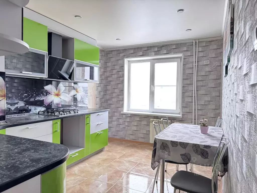 3-к кв. Омская область, Омск бул. Архитекторов, 7/2 (63.0 м) - Фото 1