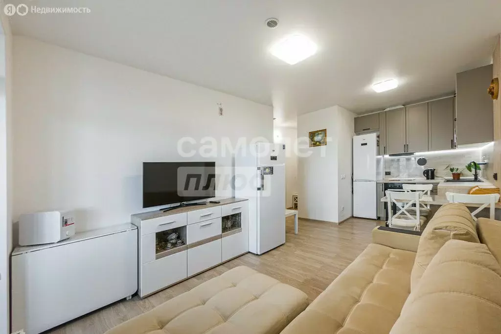 1-комнатная квартира: Екатеринбург, улица Азина, 25 (45.8 м) - Фото 1