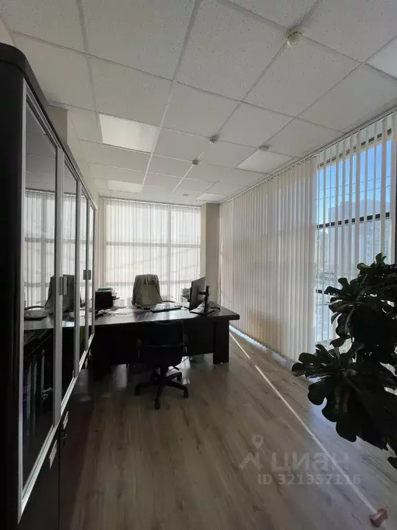 Офис в Челябинская область, Челябинск ул. 250-летия Челябинска, 69 ... - Фото 1