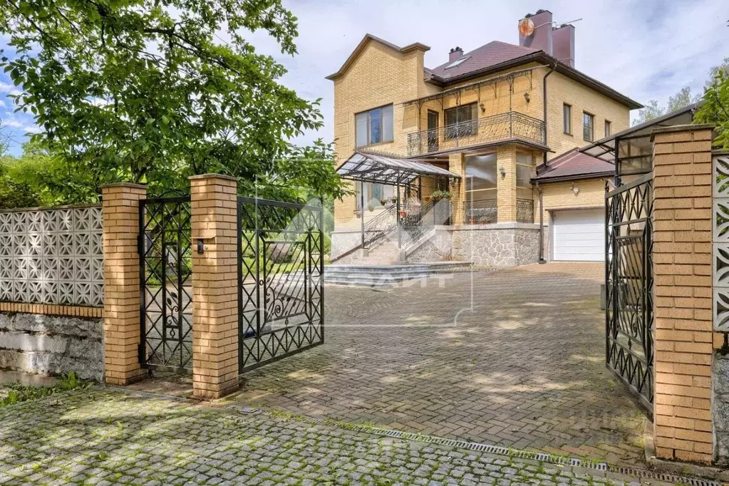 Коттедж в Ленинградская область, Выборг пер. Графский, 7 (375 м) - Фото 1