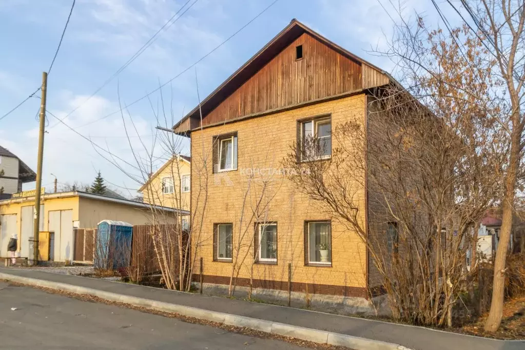 Дом в Челябинская область, Челябинск Междугородная ул., 22 (135 м) - Фото 1