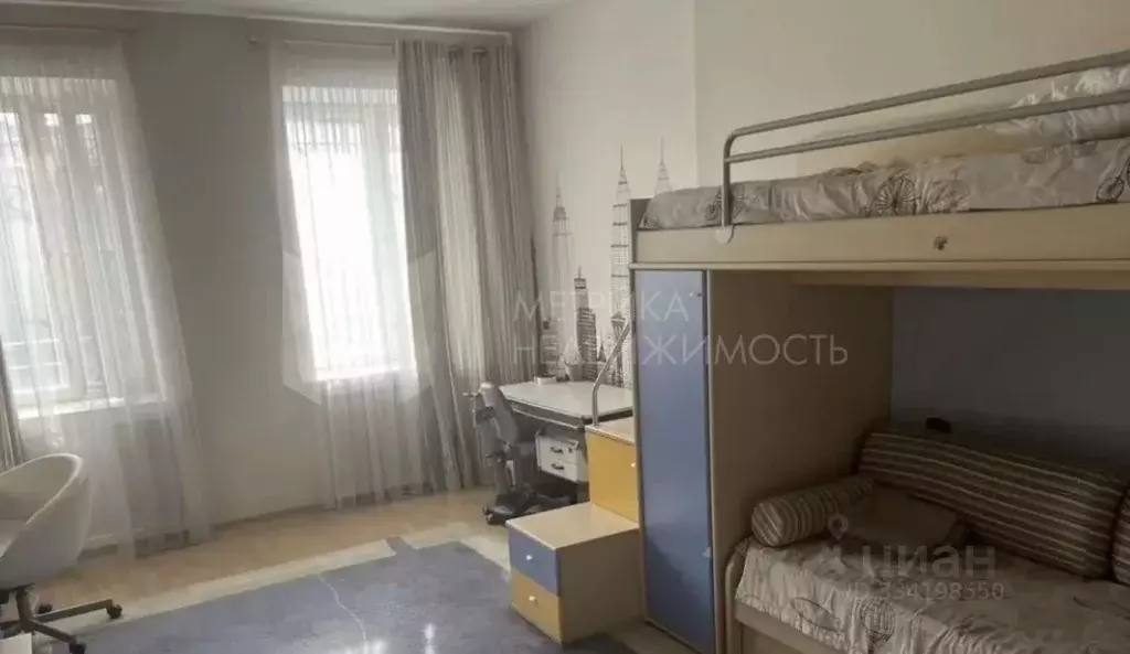 3-к кв. Тюменская область, Тюмень ул. Республики, 14 (146.2 м) - Фото 1
