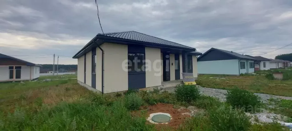 Дом в Свердловская область, Сысертский муниципальный округ, д. ... - Фото 1