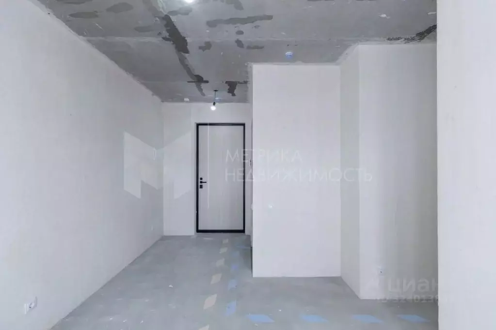 Студия Тюменская область, Тюмень ул. Эльвиры Федоровой, 1 (28.6 м) - Фото 1