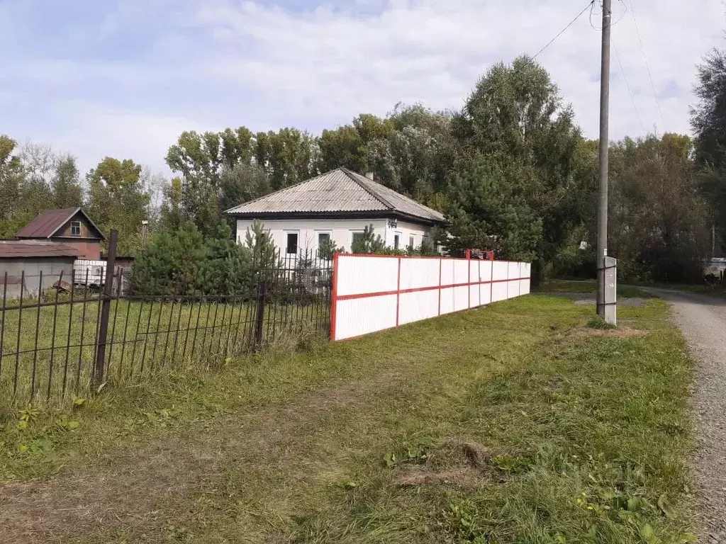 Дом в Кемеровская область, Кемерово ул. Дегтярева (97 м) - Фото 1