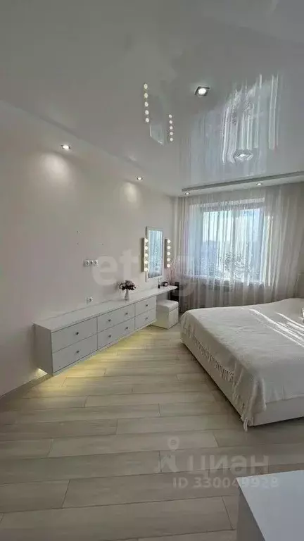 3-к кв. Тюменская область, Тюмень ул. Карла Маркса, 8 (80.6 м) - Фото 1