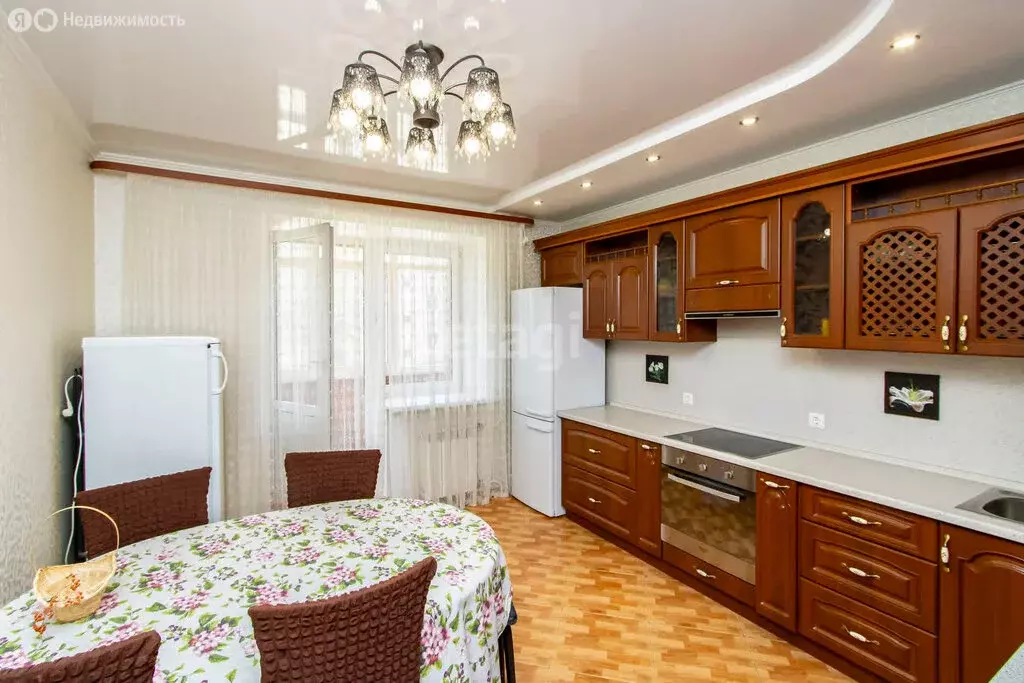 2-комнатная квартира: Тюмень, улица Софьи Ковалевской, 4 (69.6 м) - Фото 0