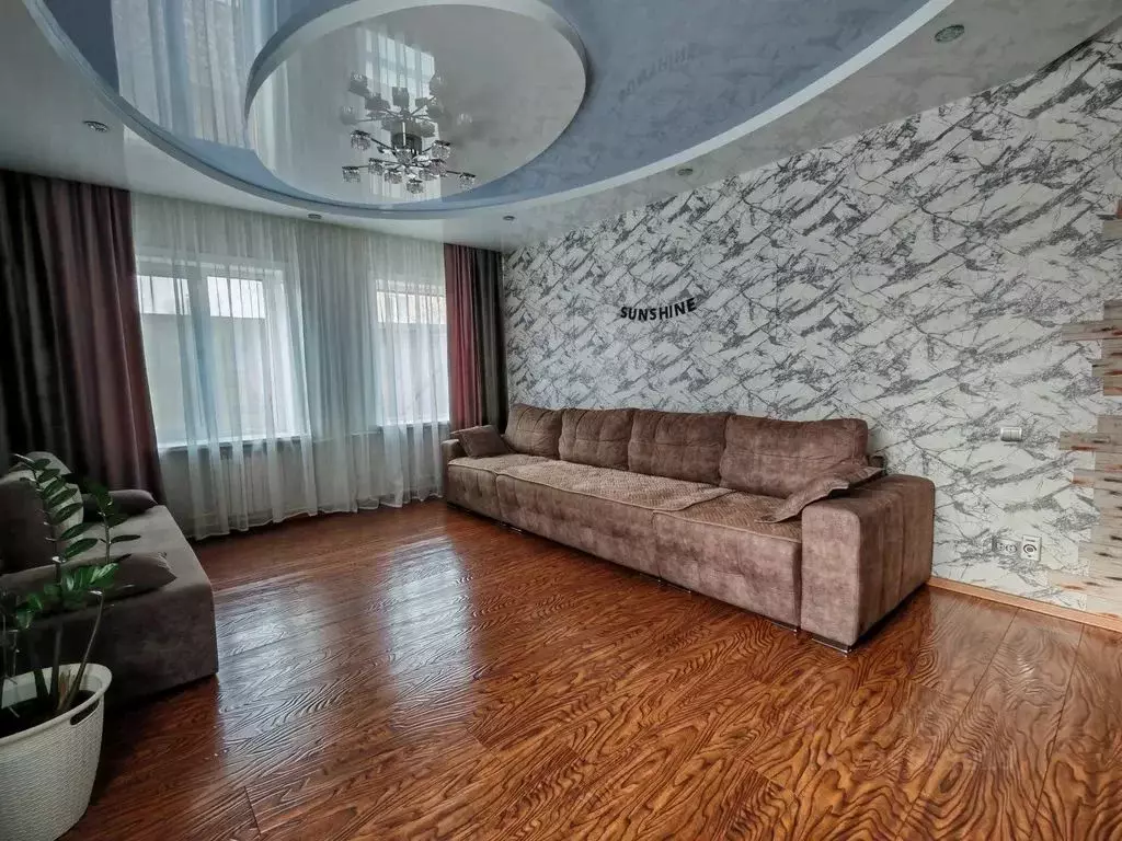 Дом в Сахалинская область, Южно-Сахалинск Почтовая ул., 49 (170 м) - Фото 1