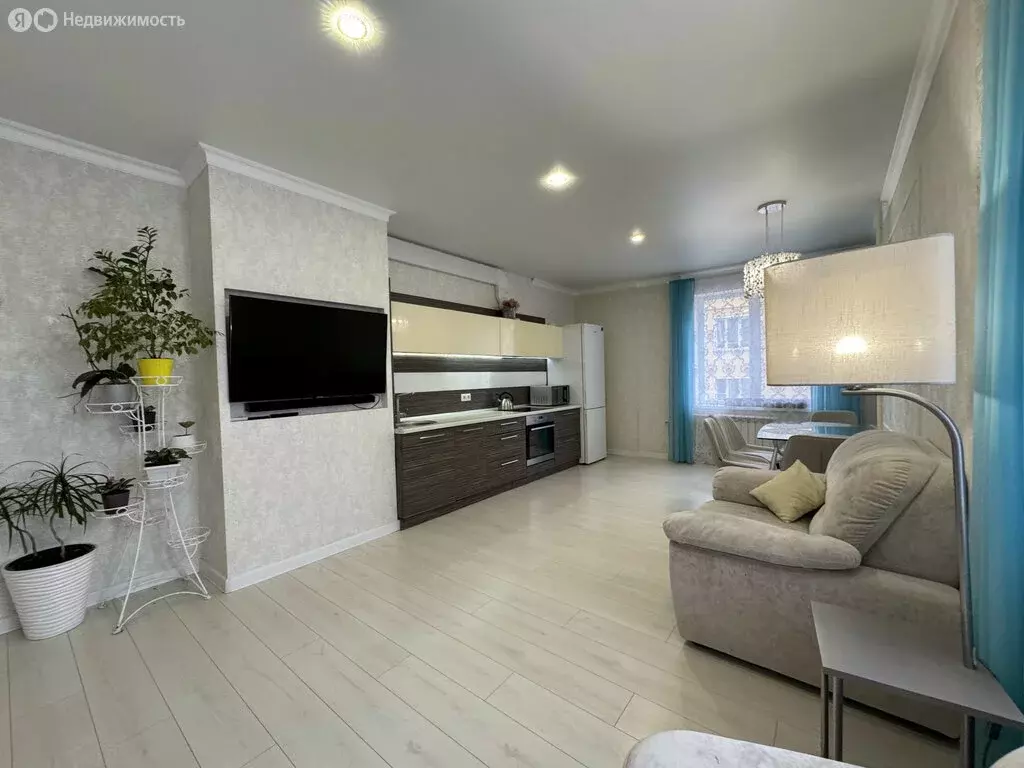 3-комнатная квартира: Киров, Октябрьский проезд, 18 (71.9 м) - Фото 2