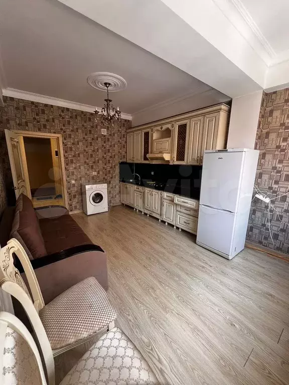 1-к. квартира, 50 м, 4/10 эт. - Фото 1