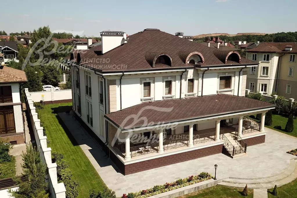 Дом в Москва д. Зименки, Антоновка кп,  (862 м) - Фото 1