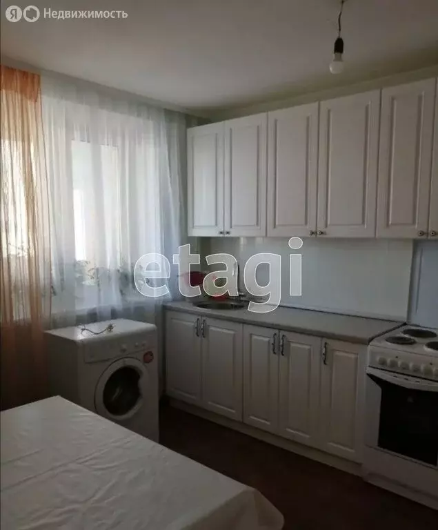 2-комнатная квартира: Тюмень, улица Домостроителей, 16А (59 м) - Фото 1